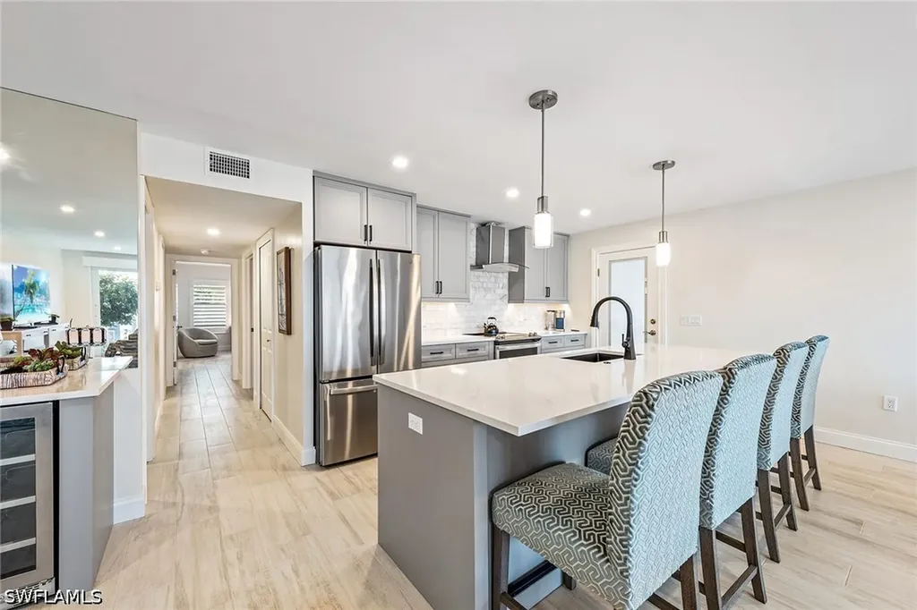 2850 Gulf Shore Boulevard N Naples FL 34103