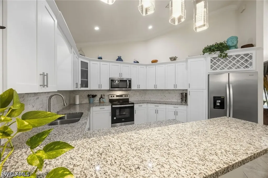 3283 2nd Avenue SE Naples FL 34117
