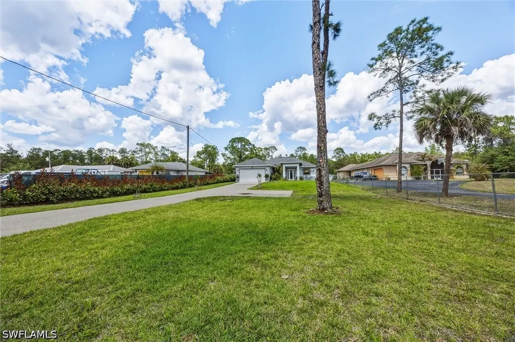 3283 2nd Avenue SE Naples FL 34117