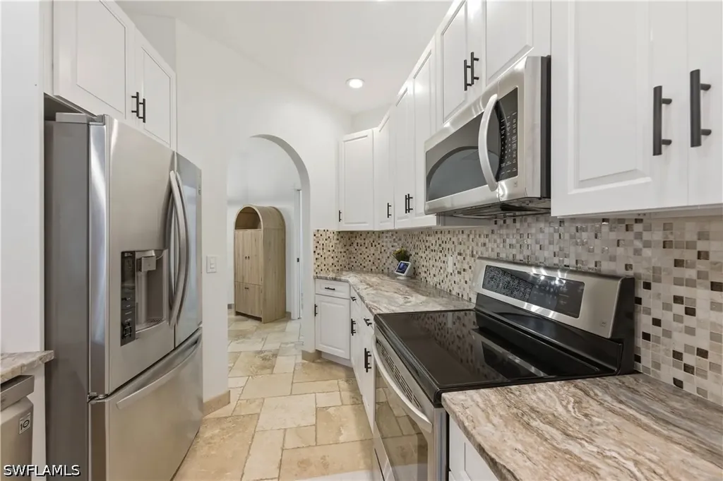 415 Crossfield Circle Naples FL 34104