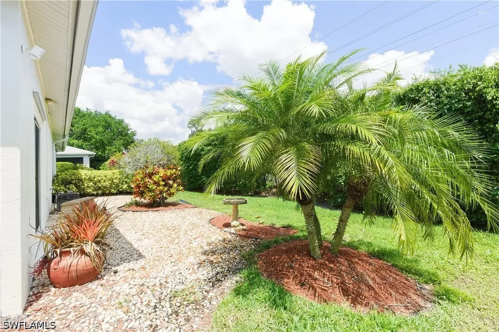 415 Crossfield Circle Naples FL 34104