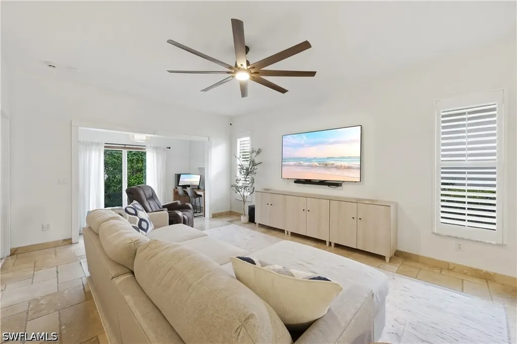 415 Crossfield Circle Naples FL 34104