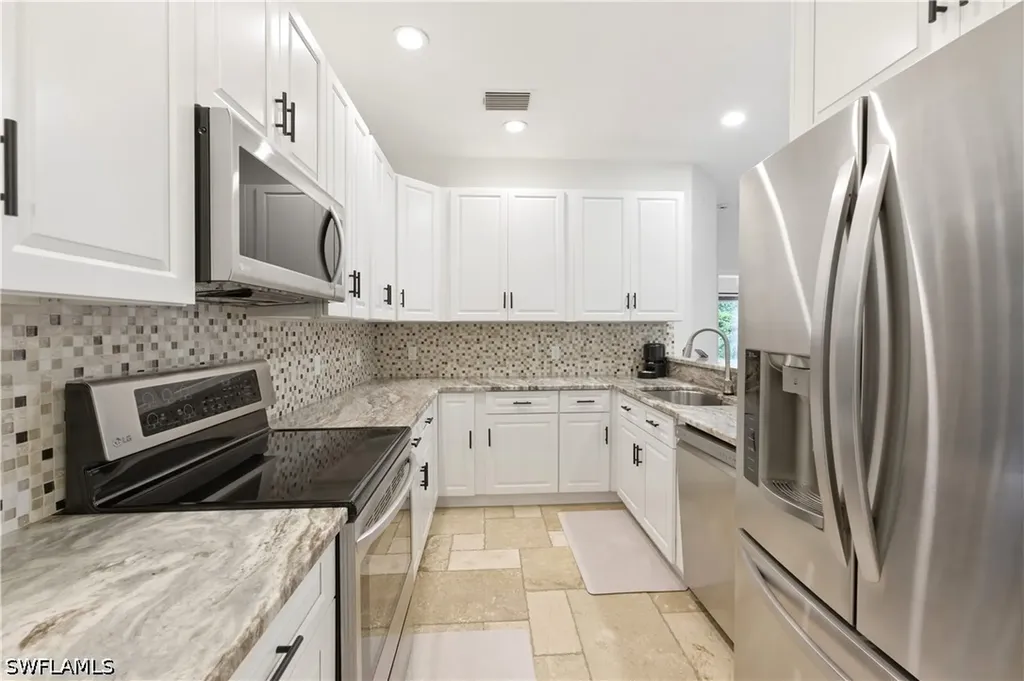 415 Crossfield Circle Naples FL 34104