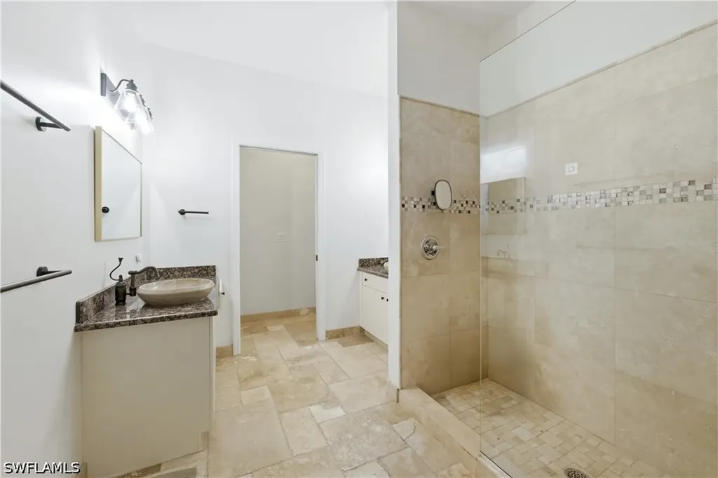 415 Crossfield Circle Naples FL 34104