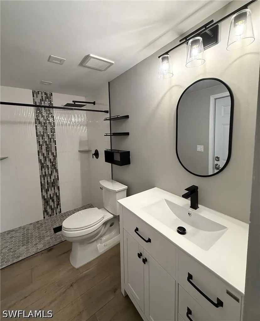 2060 22nd Avenue NE Naples FL 34120