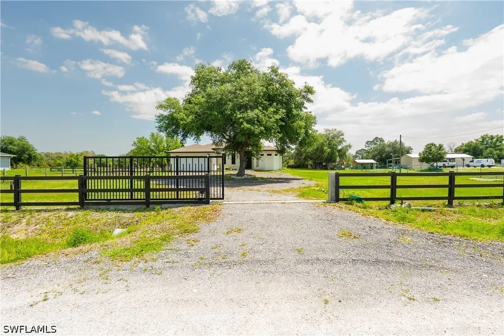 655 N Olivo Street Clewiston FL 33440