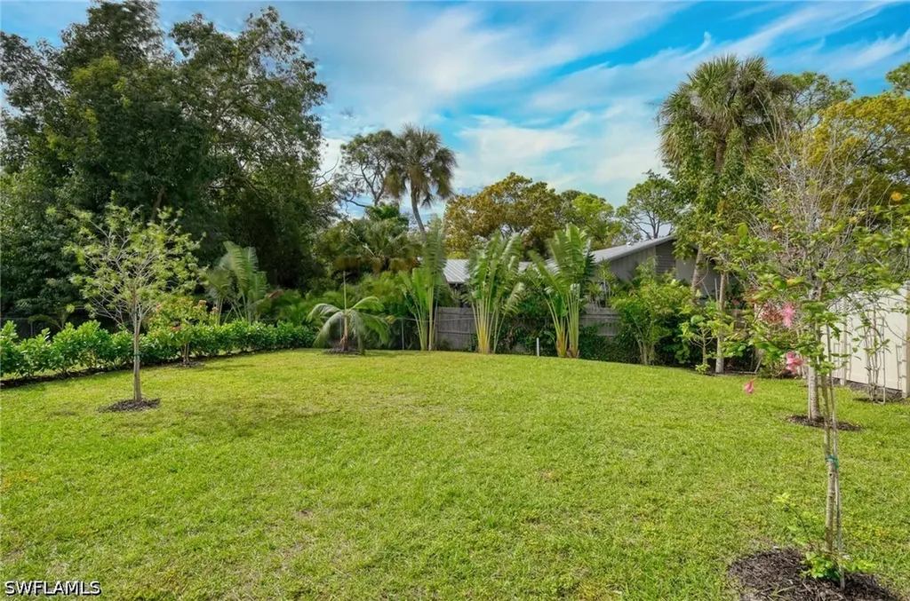 1147 Steeves Avenue Naples FL 34104