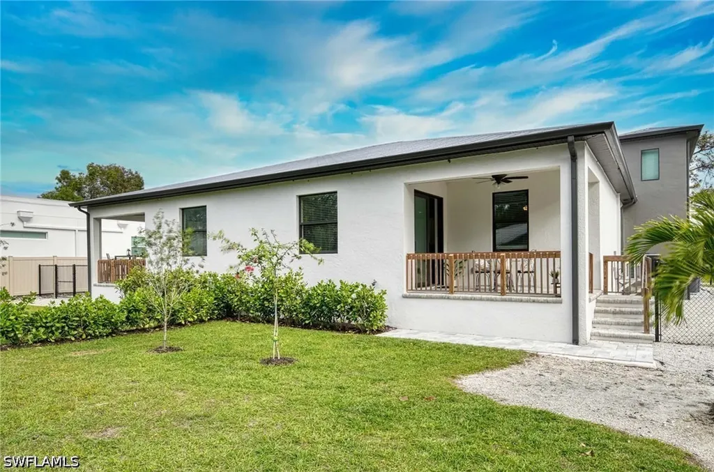 1147 Steeves Avenue Naples FL 34104