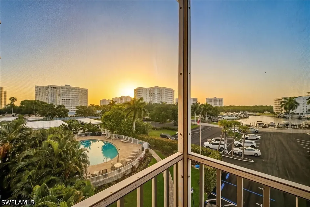 5 Bluebill Avenue Naples FL 34108