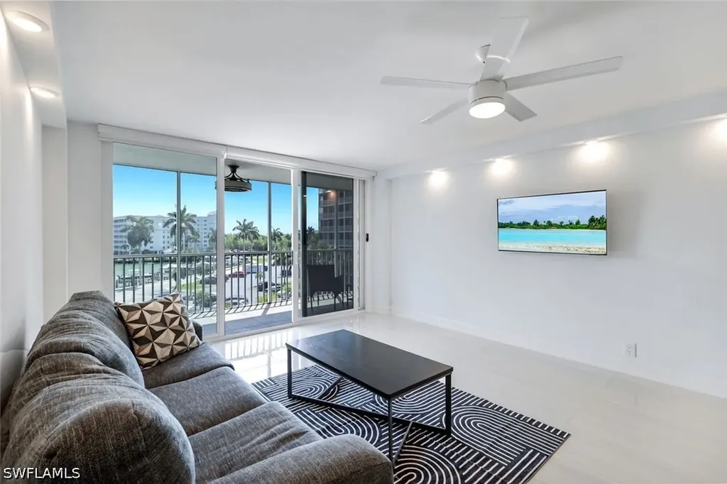 5 Bluebill Avenue Naples FL 34108