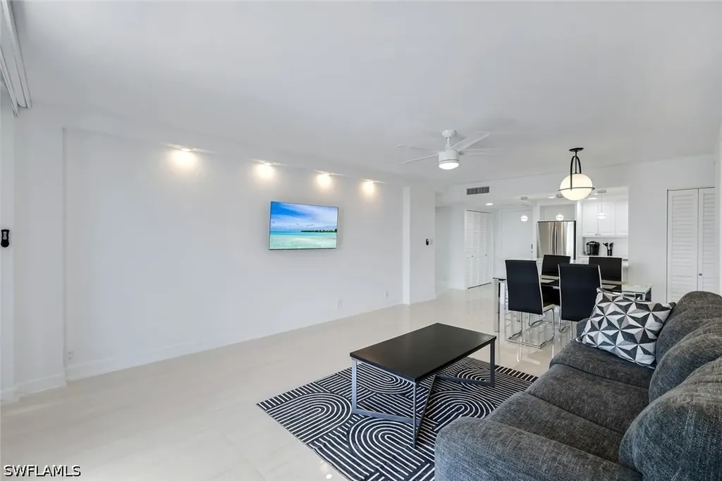 5 Bluebill Avenue Naples FL 34108