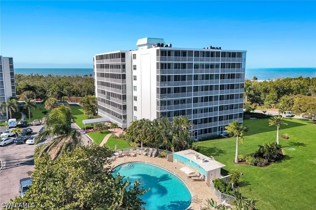 5 Bluebill Avenue Naples FL 34108