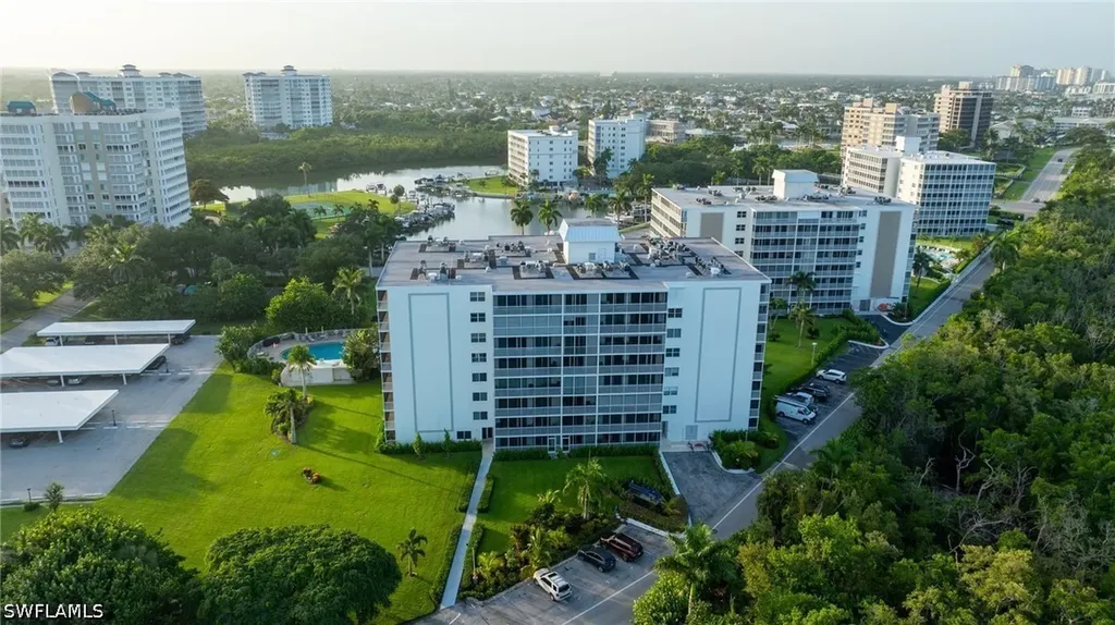 5 Bluebill Avenue Naples FL 34108