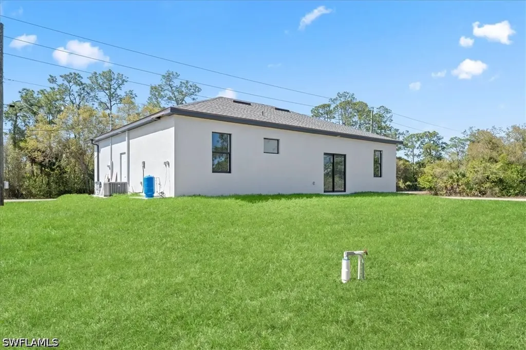 2507 E 15th Street Lehigh Acres FL 33972