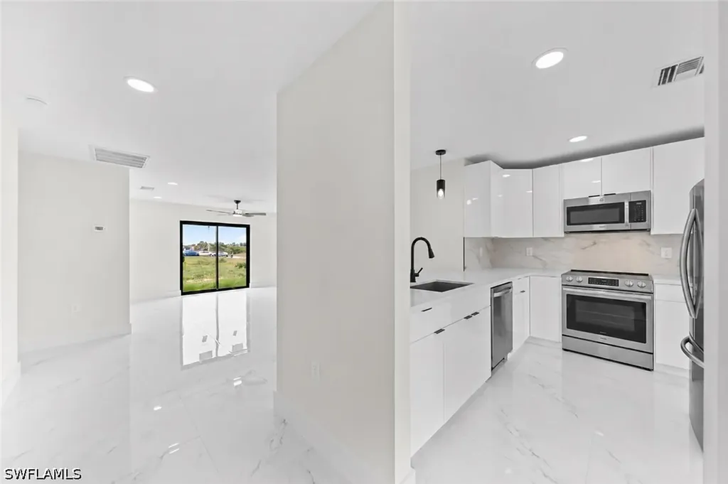 2507 E 15th Street Lehigh Acres FL 33972