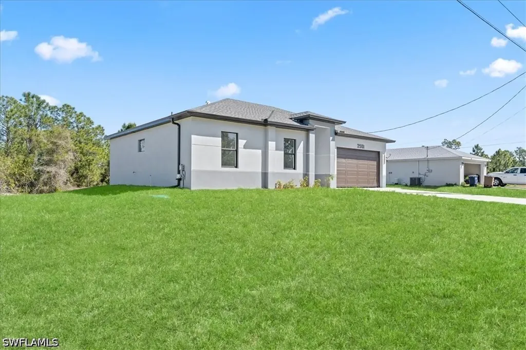 2507 E 15th Street Lehigh Acres FL 33972