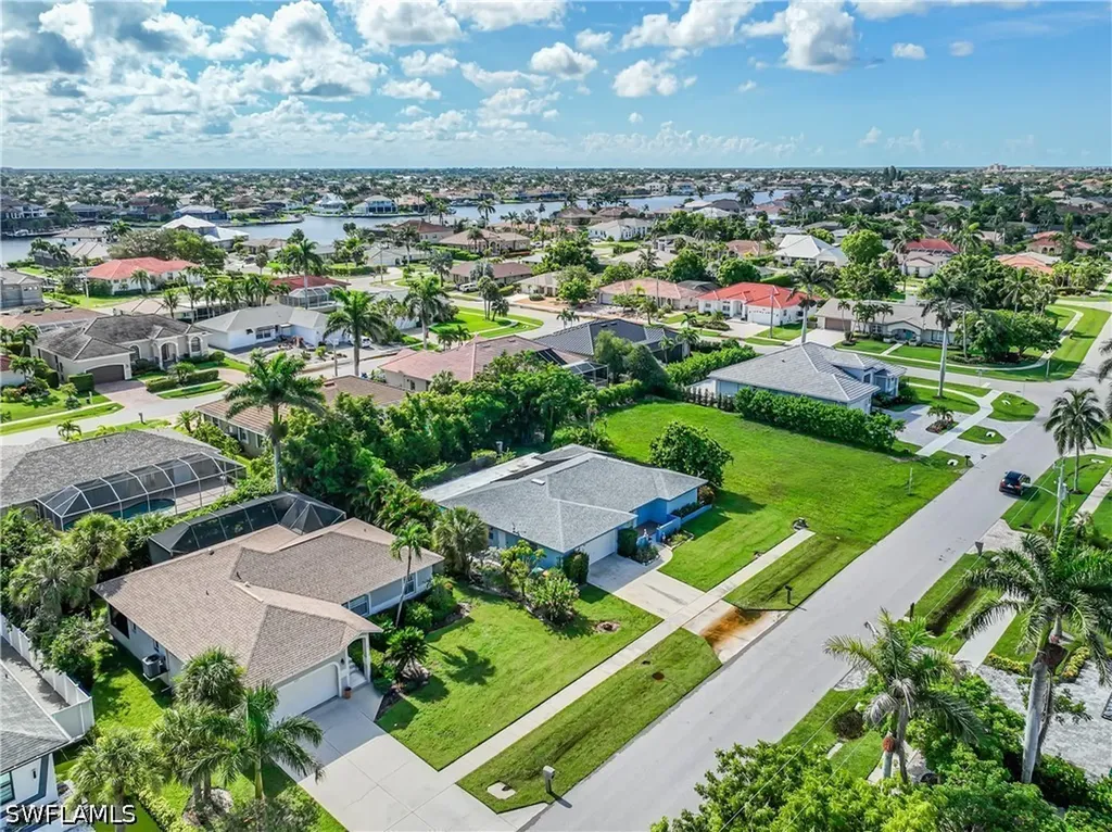 211 W Flamingo Circle Marco Island FL 34145