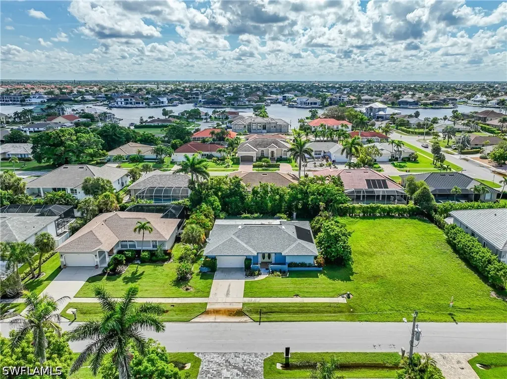 211 W Flamingo Circle Marco Island FL 34145