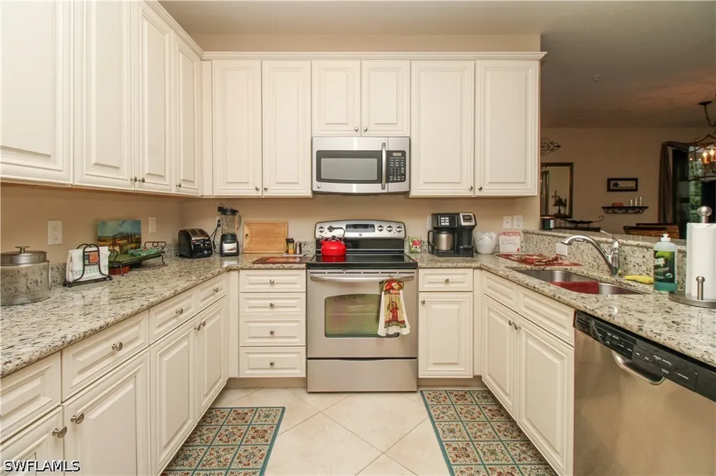 9054 Capistrano Street N Naples FL 34113