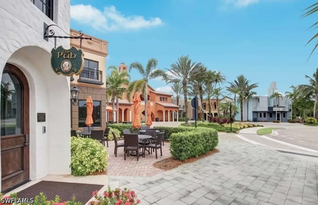 9054 Capistrano Street N Naples FL 34113