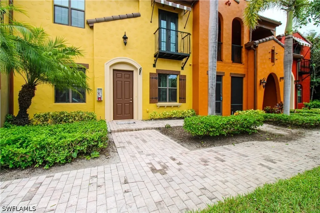 9054 Capistrano Street N Naples FL 34113