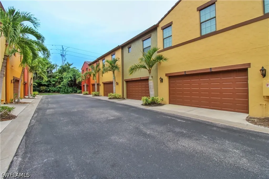 9054 Capistrano Street N Naples FL 34113