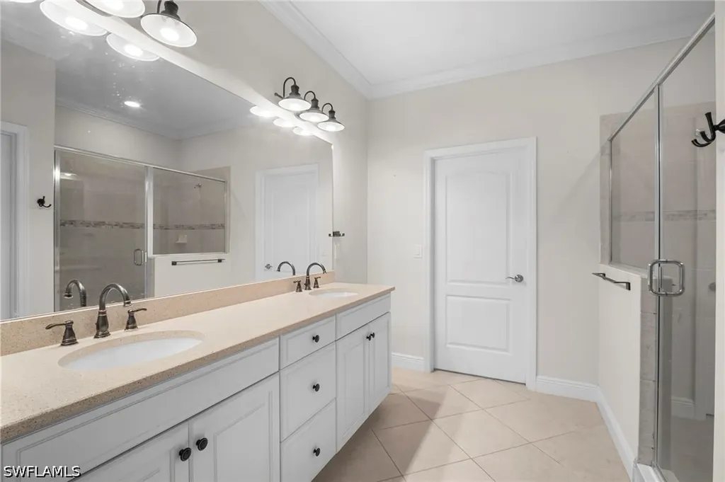 6934 Avalon Circle Naples FL 34112