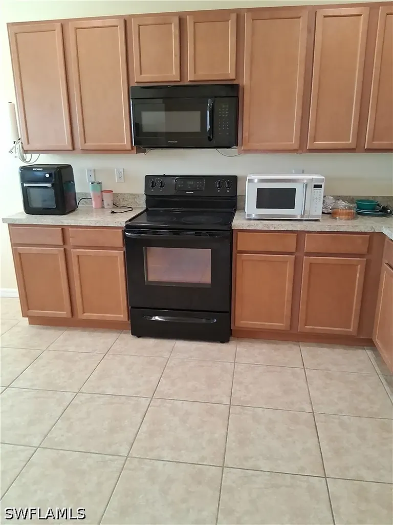 1823 SW 16th Terrace Cape Coral FL 33991