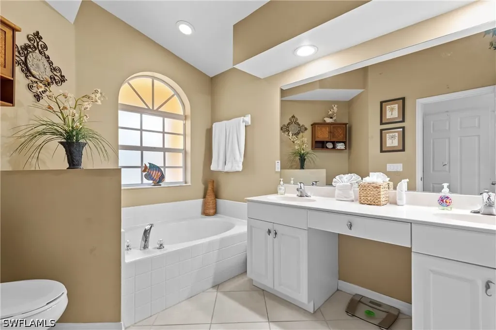 1057 Silverstrand Drive Naples FL 34110