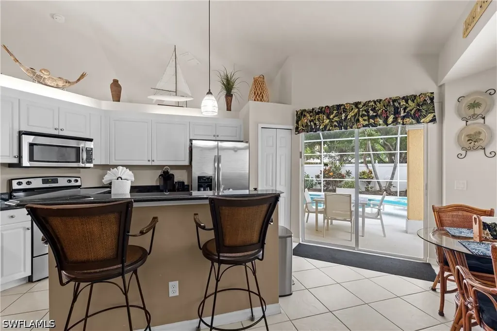 1057 Silverstrand Drive Naples FL 34110