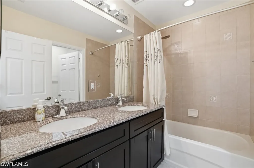8317 Sumner Avenue Fort Myers FL 33908