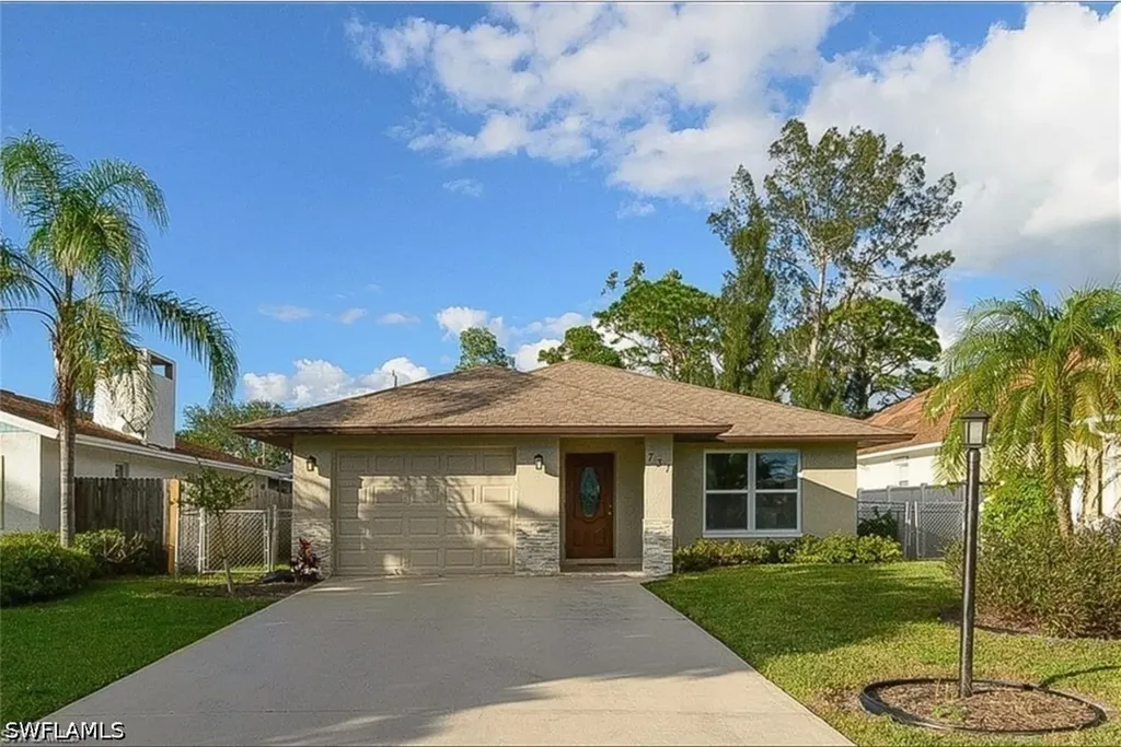 731 104th Avenue N Naples FL 34108