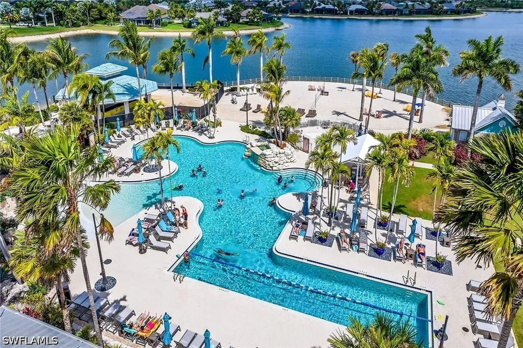 14815 Edgewater Circle Naples FL 34114