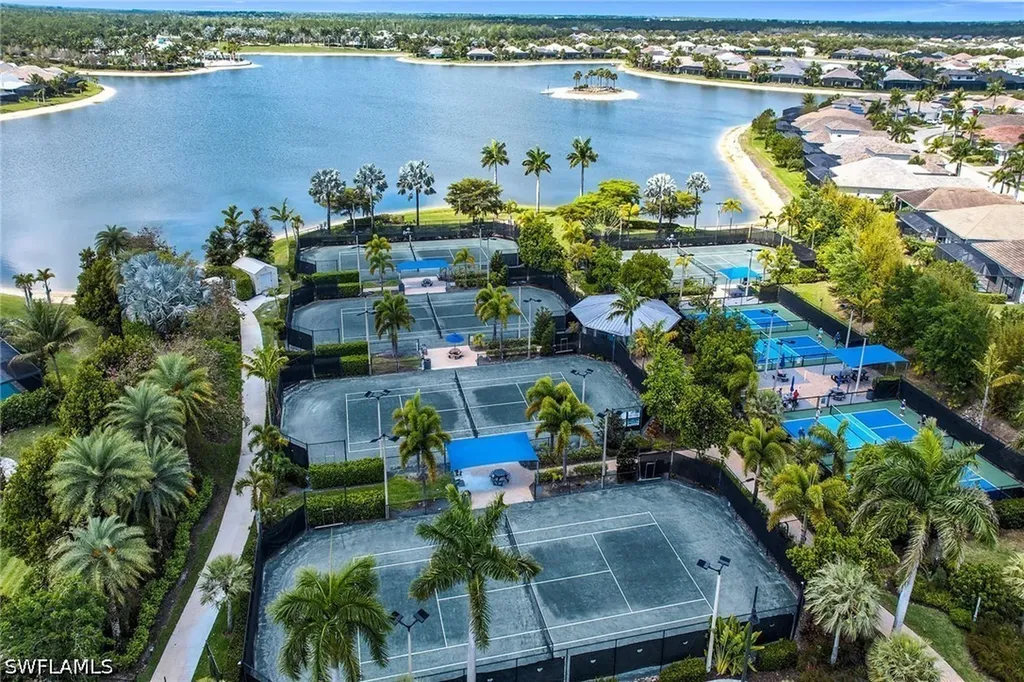 14815 Edgewater Circle Naples FL 34114