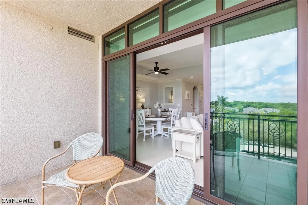 9123 Strada Place Naples FL 34108
