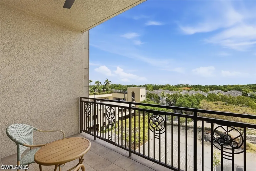 9123 Strada Place Naples FL 34108