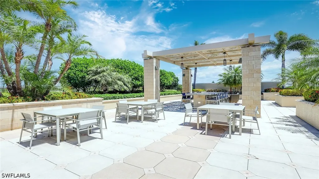 9123 Strada Place Naples FL 34108