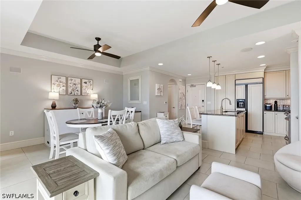9123 Strada Place Naples FL 34108