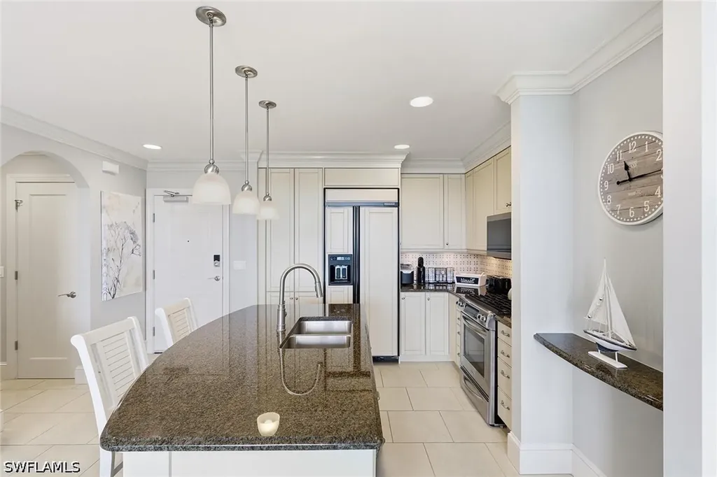 9123 Strada Place Naples FL 34108