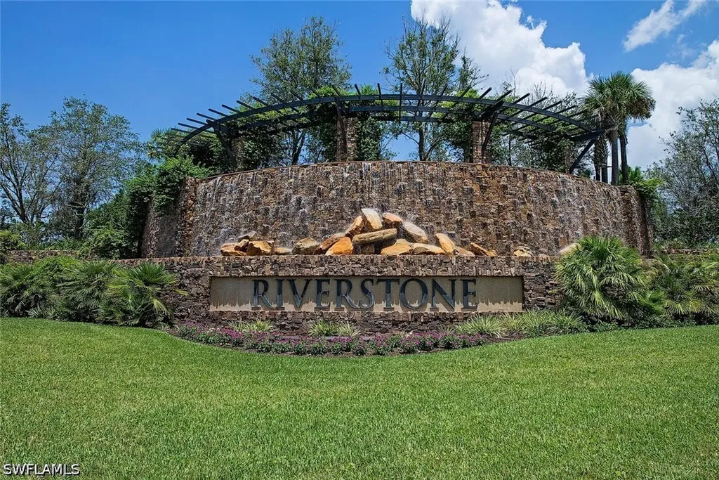 2724 Crystal Way Naples FL 34119