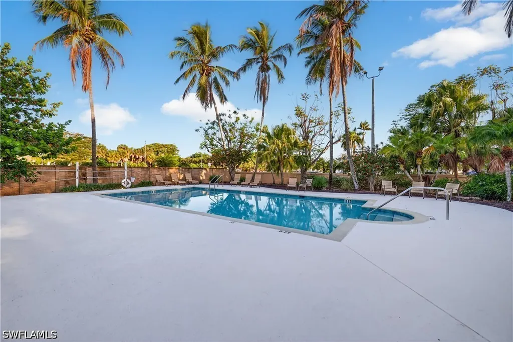 10274 Boca Circle Naples FL 34109