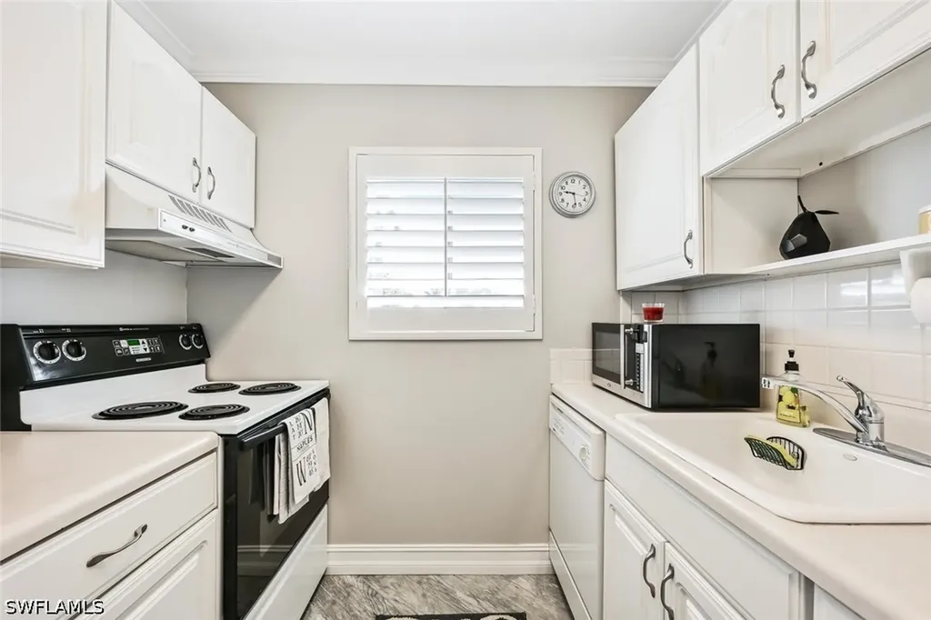 1100 Gulf Shore Boulevard N Naples FL 34102