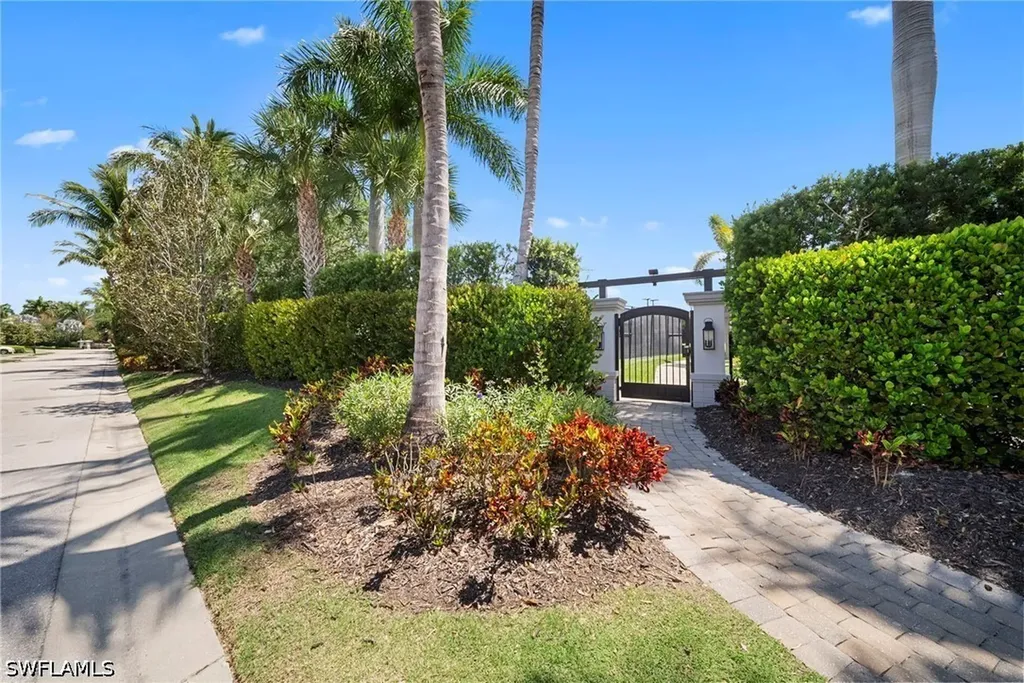 8030 Signature Club Circle Naples FL 34113