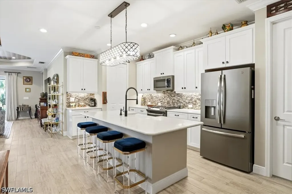 2318 Marquesa Circle Naples FL 34112