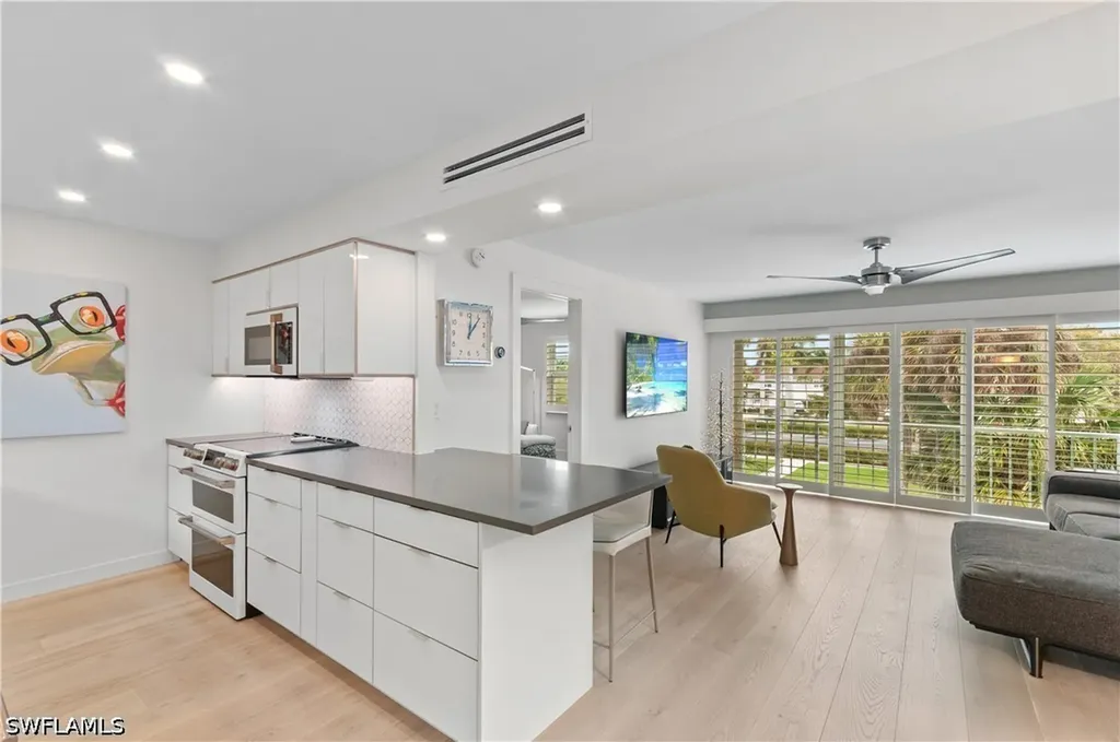 568 12th Avenue S Naples FL 34102