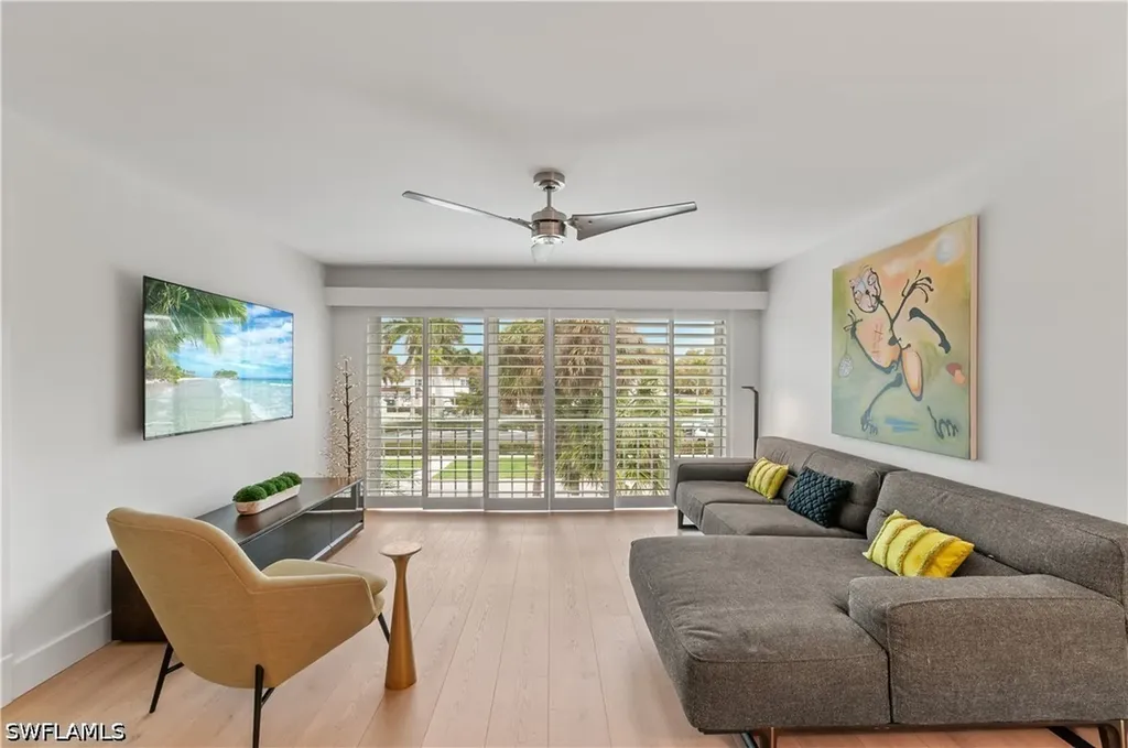 568 12th Avenue S Naples FL 34102