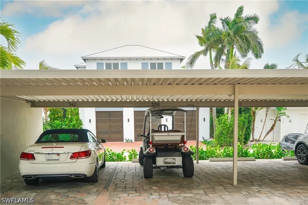 568 12th Avenue S Naples FL 34102