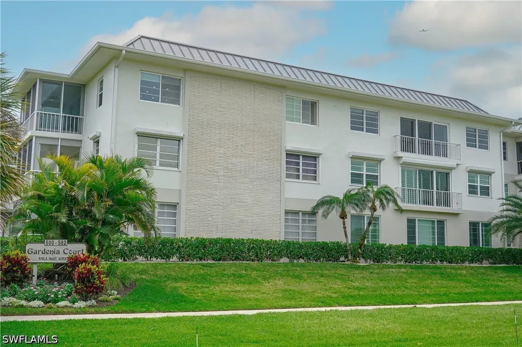 568 12th Avenue S Naples FL 34102