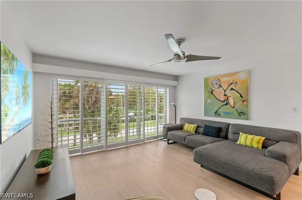 568 12th Avenue S Naples FL 34102
