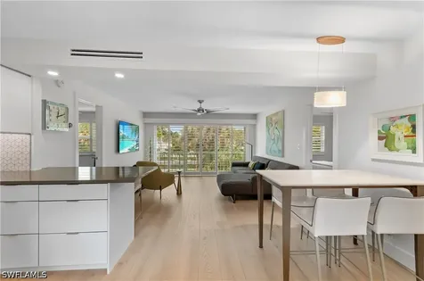 568 12TH Avenue S Naples FL 34102